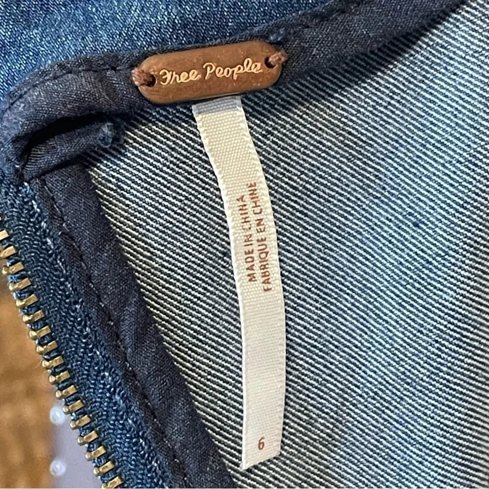 FREE PEOPLE Modern Femme Denim Blue Mini Skirt size 6.